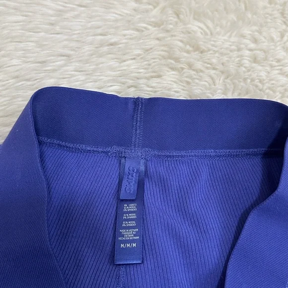 SKIMS Ribbed soft lounge set - Picture 7 of 8